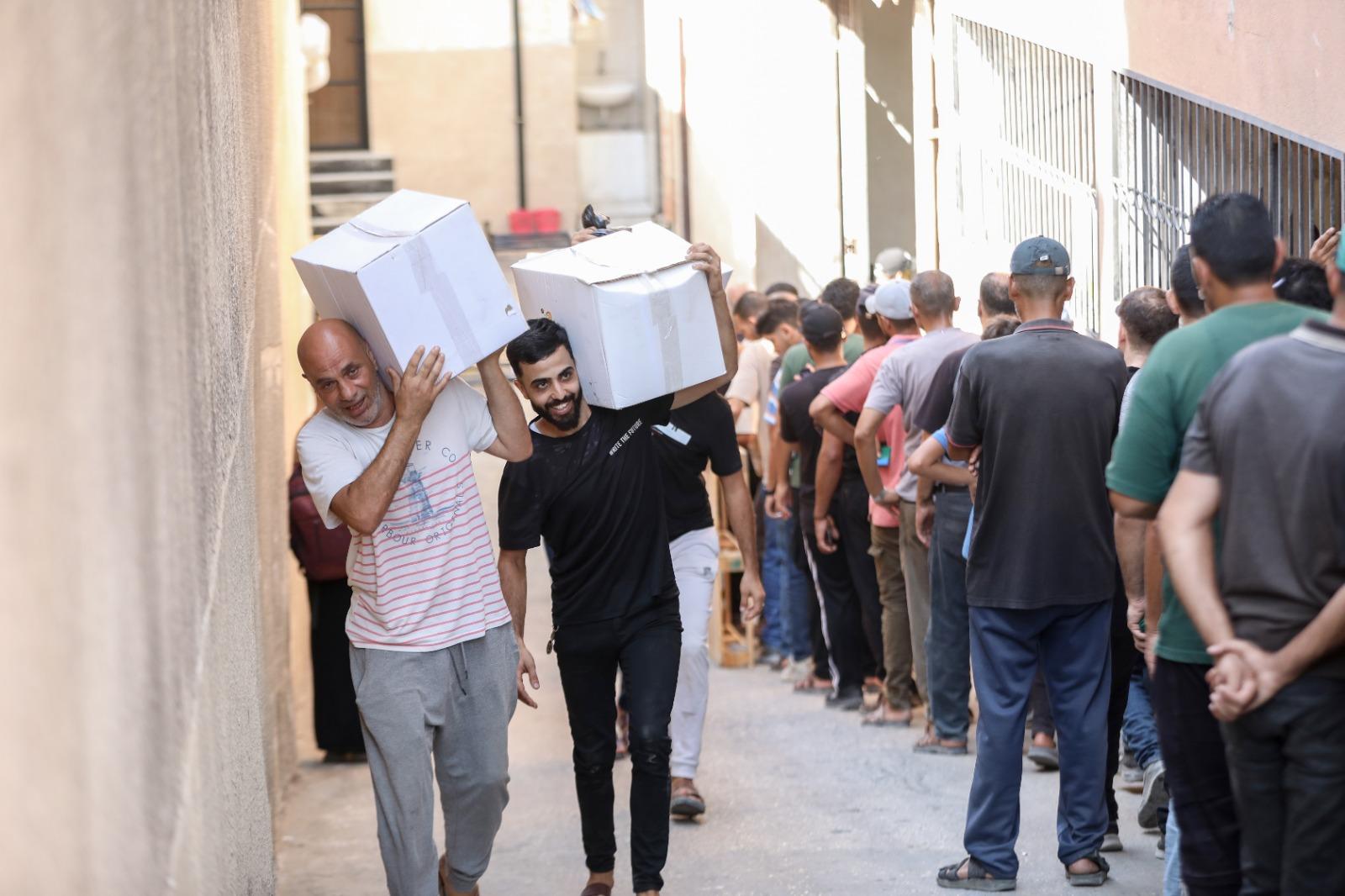 توزيع 3,000 طرد غذائي في غزة Distribution of 3,000 Food Parcels in Gaza