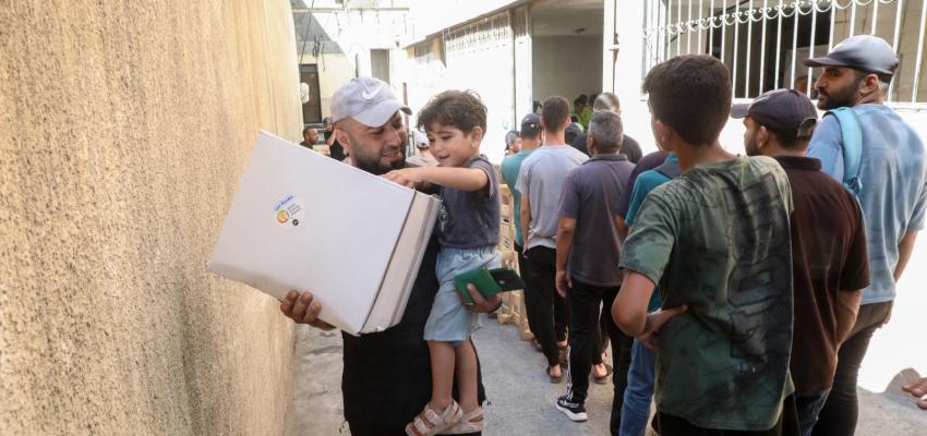 توزيع 3,000 طرد غذائي في غزة 